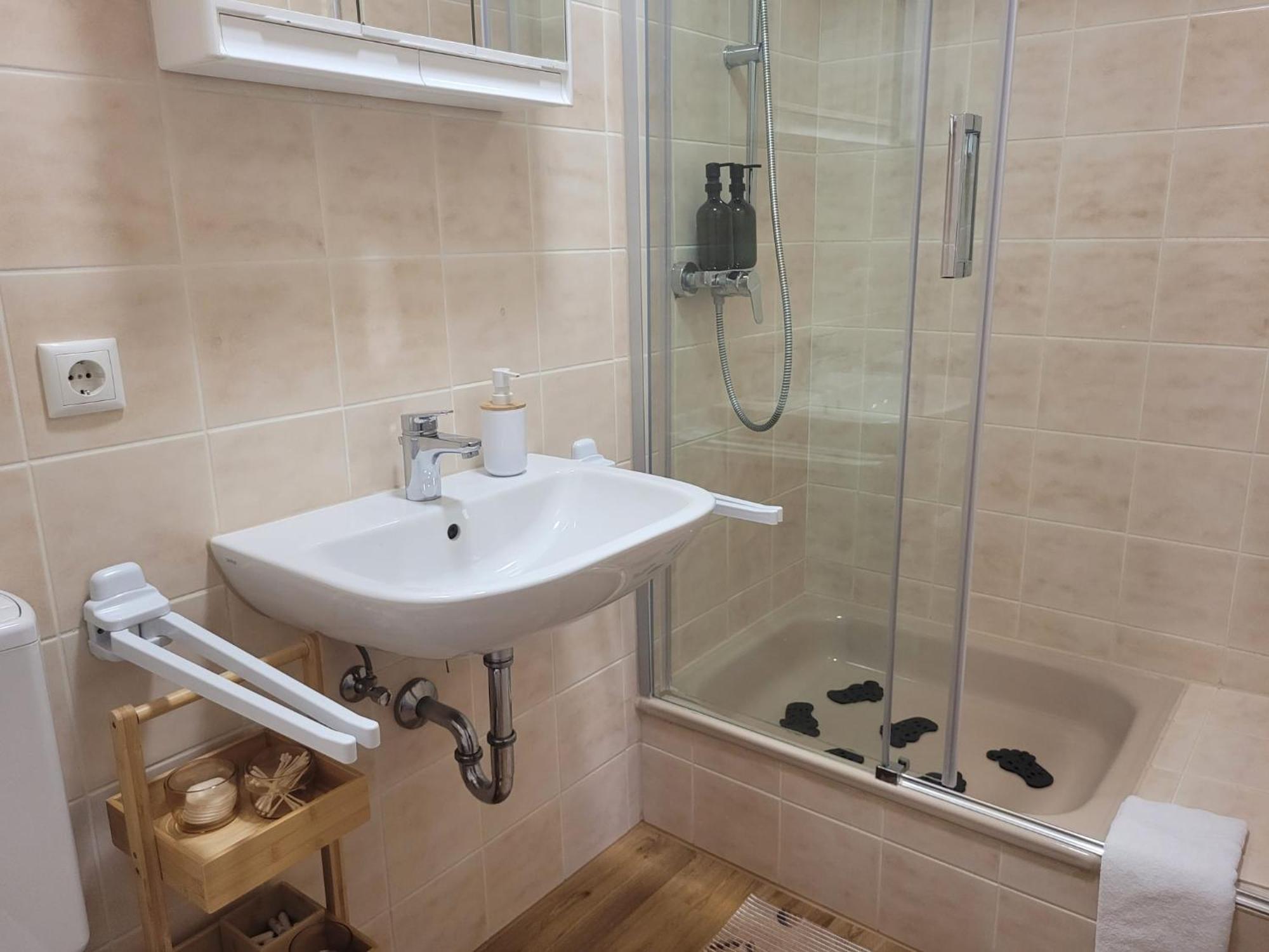 באד פירמונט Stay Apartment Bergblick 4 Personen Parkplatz Zentral מראה חיצוני תמונה